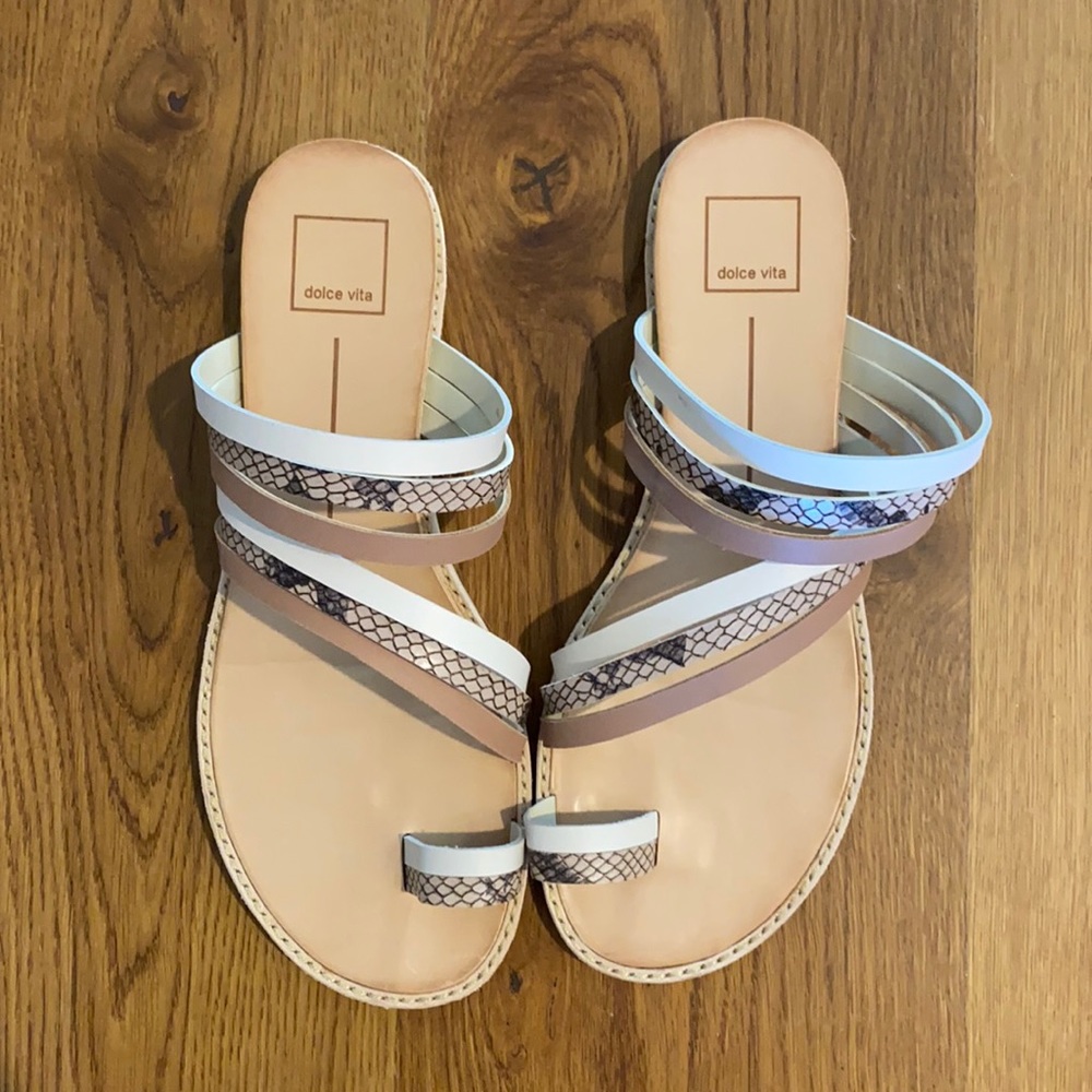 Dolce Vita neutral sandal. Size 10.